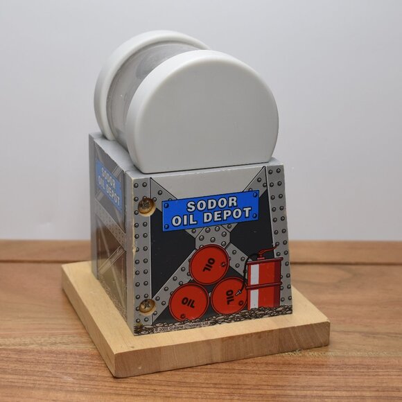 Sodor Oil Depot - Thomas & Friends Wooden Railway Engine Train Vintage 2005 - Picture 1 of 9